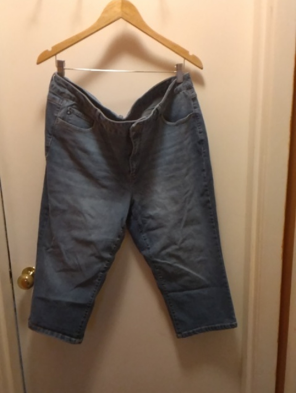 d. jeans Light Blue Capri Jeans